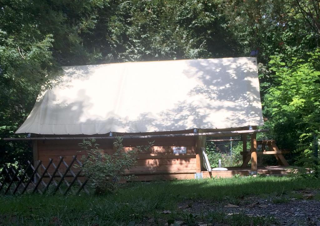 Camping Les Grillons Embrun Exteriör bild